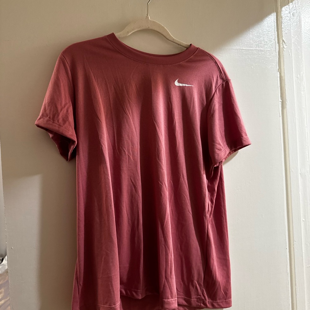 Nike Men's Maroon Short Sleeve Tee